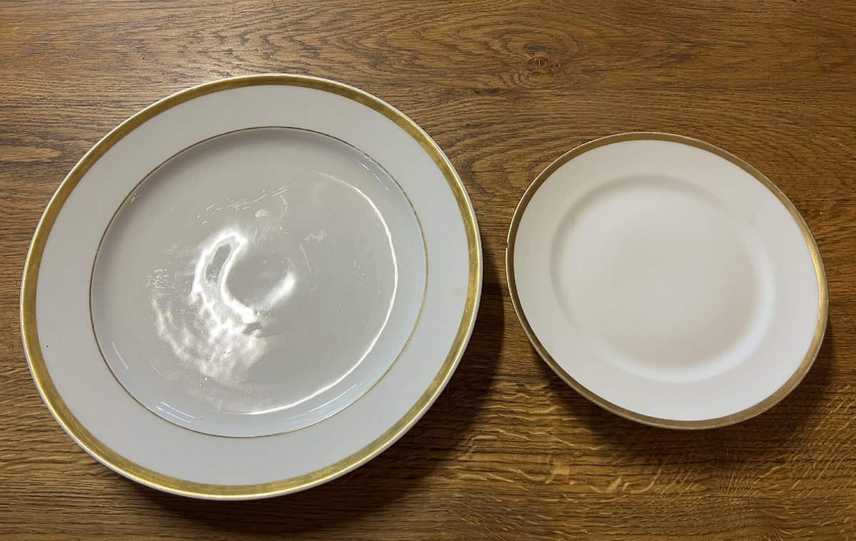 Porcelaine De Paris : 2 Grands Plats A Rehauts De Dorure 