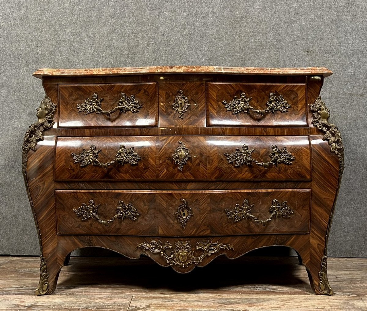 Commode Tombeau Estampillée De Style Louis XV En Marqueterie 