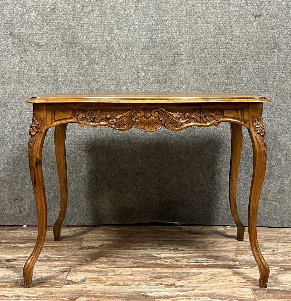 Bureau Galbé Style Louis XV En Noyer 