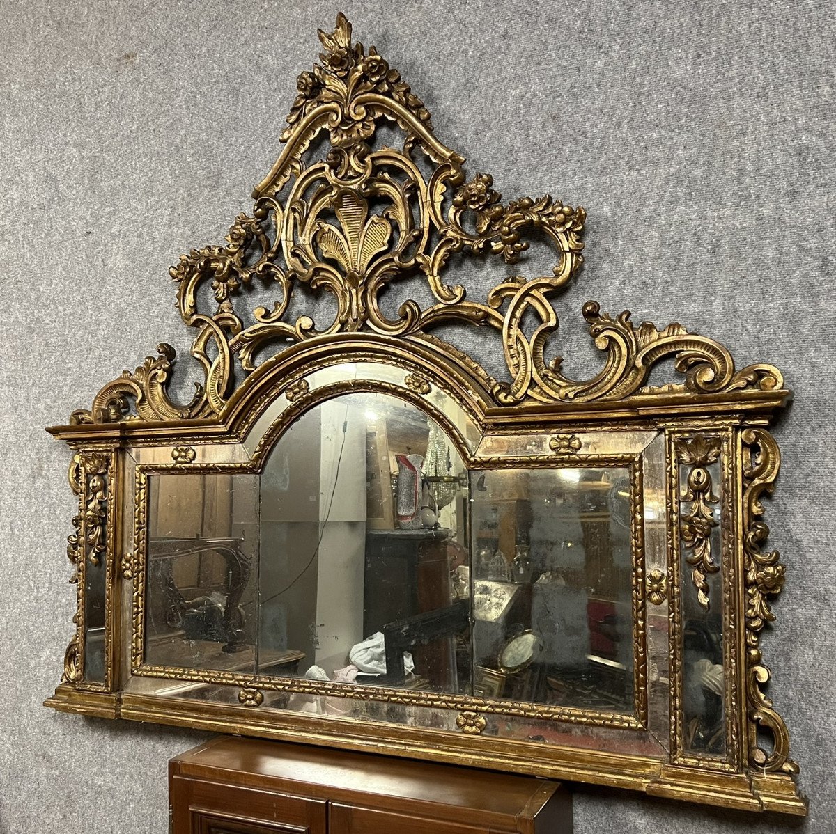 Lombardie XIXeme : Très Important Miroir A Parecloses De Style Louis XV En Bois Doré -photo-2