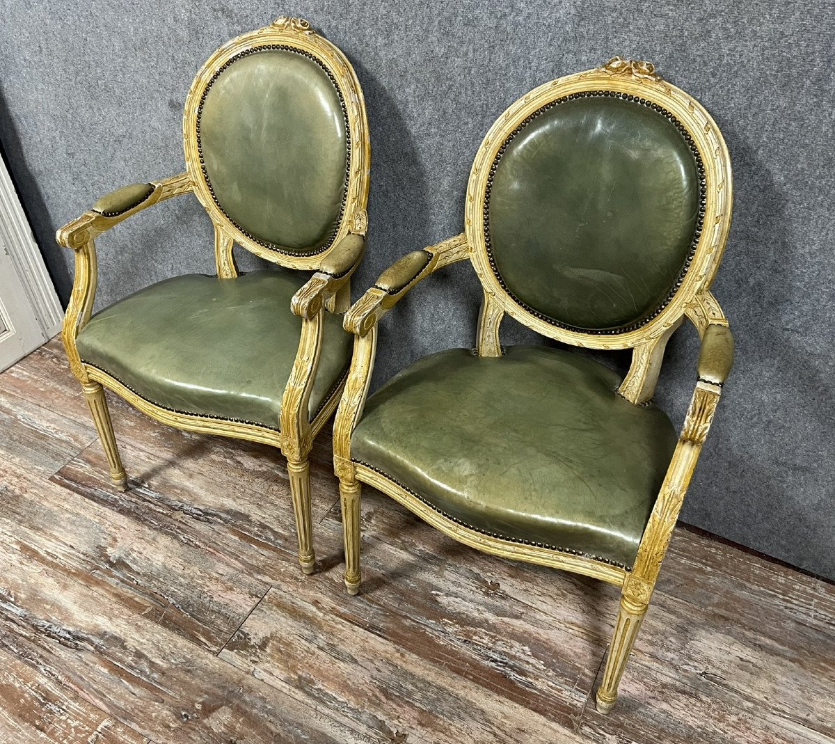 Pair Of Louis XVI Cabriolet Armchairs With Medallion Backs In Whitewashed Wood-photo-3