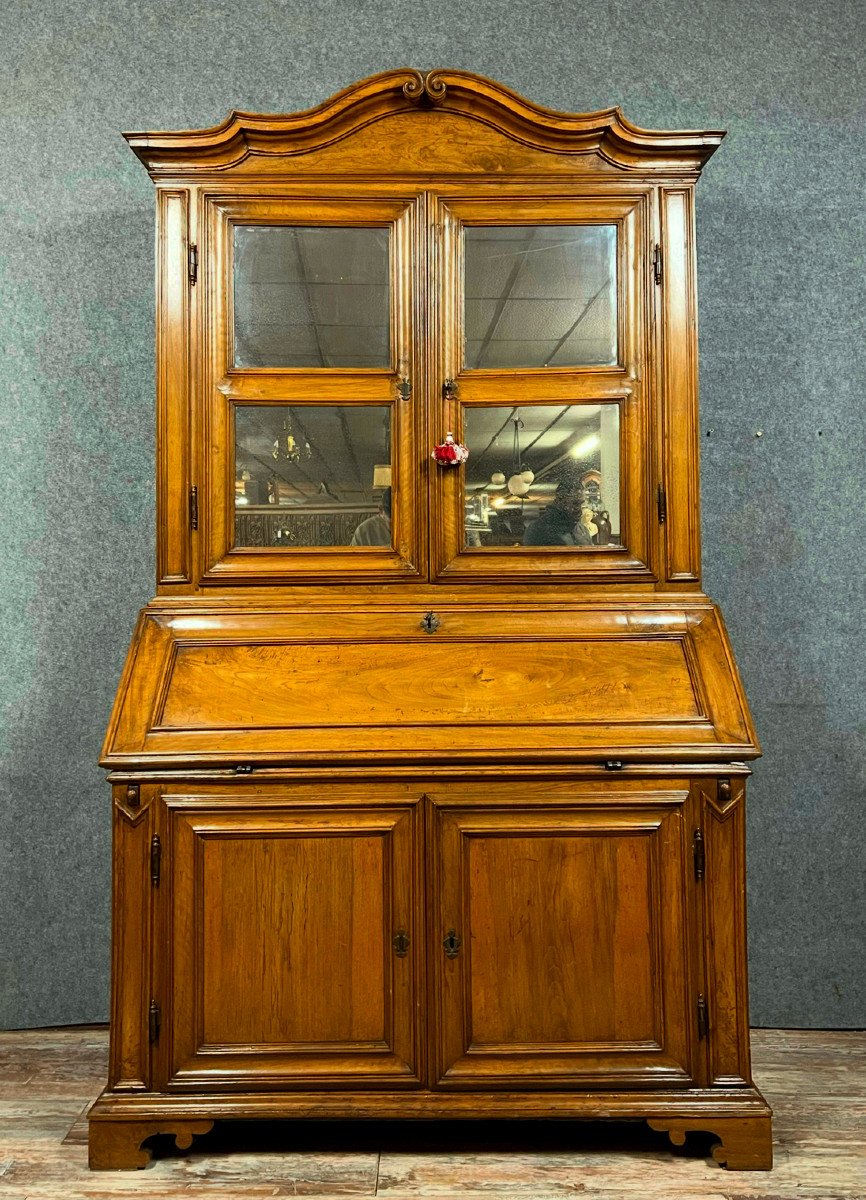 Italy 17th Century: Lombard Cabinet With Three Bodies In Walnut 