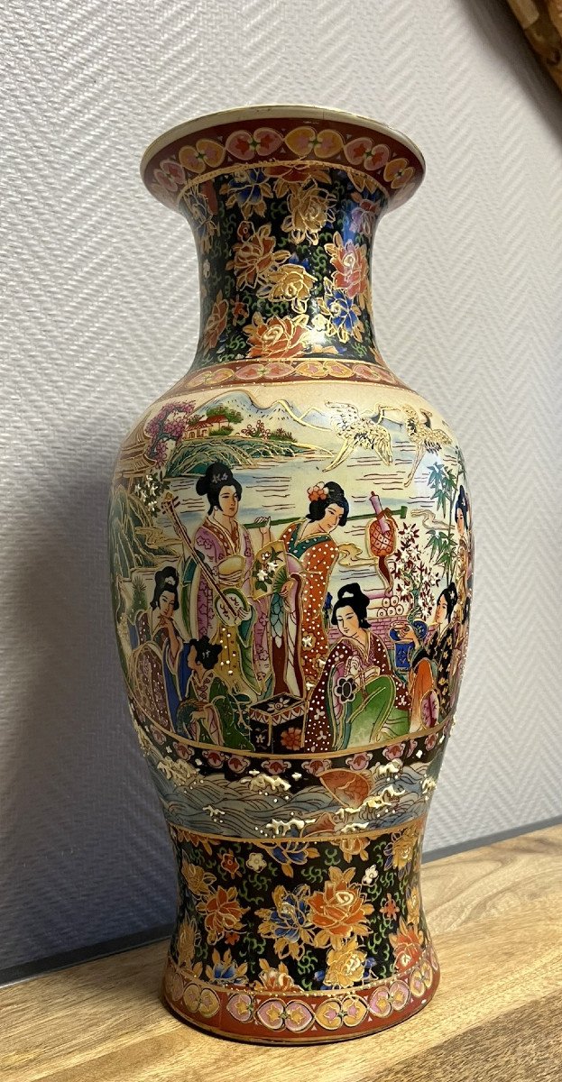 Asia 20th: Large Satzuma Porcelain Vase -photo-2