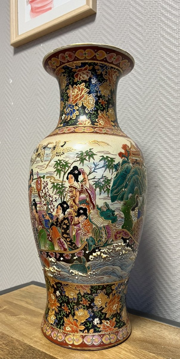 Asia 20th: Large Satzuma Porcelain Vase -photo-3