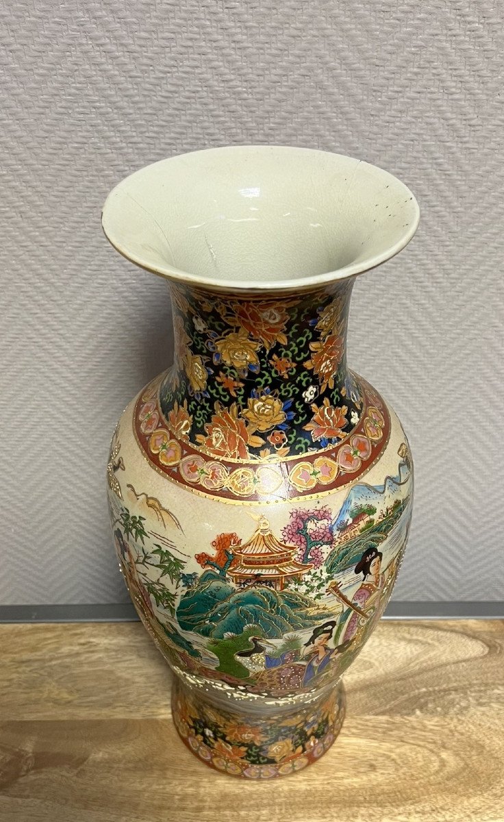 Asia 20th: Large Satzuma Porcelain Vase -photo-4