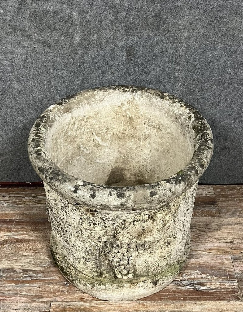 Large Reconstituted Stone Vase -photo-1