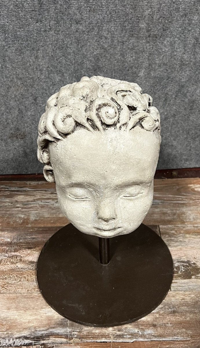 Burgundy, 18th Century: Rare Architectural Decor Depicting A Child's Head In Stone -photo-1