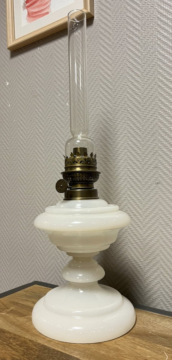 White Opaline Oil Lamp-photo-2