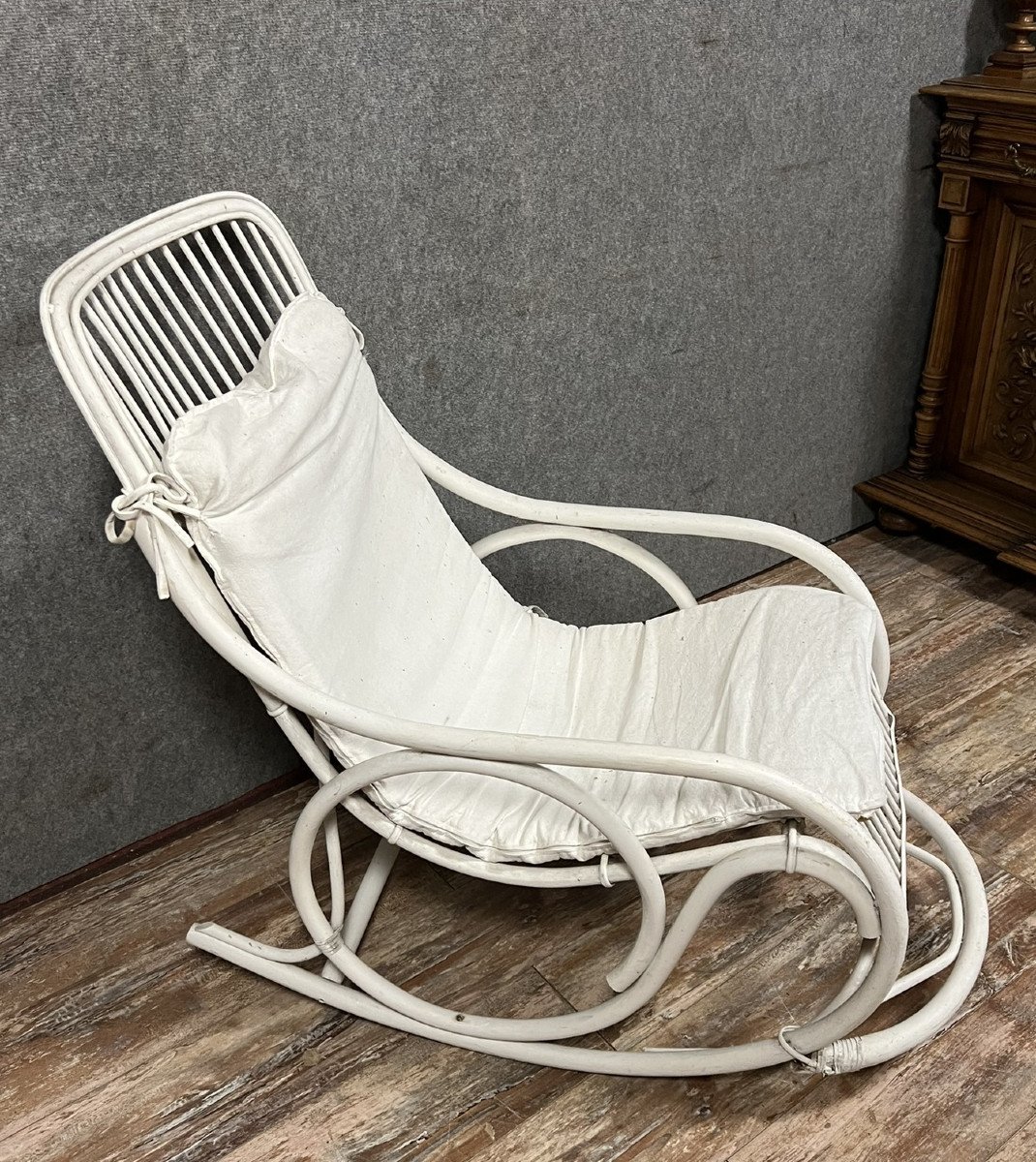 Fauteuil A Bascule Vintage En Rotin Laqué Blanc -photo-3