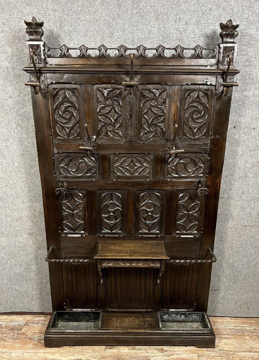 Very Important Neo Gothic Coat Rack In Carved Oak-photo-3