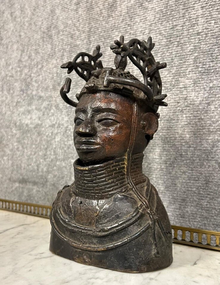 Africa Benin XIXth: Commemorative Head In Bronze With Patina Medal-photo-1