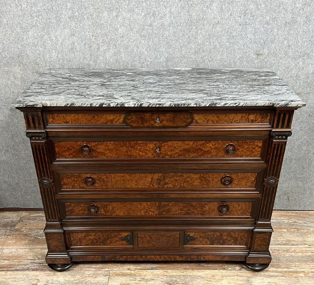 Parisian Chest Of Drawers From The Napoleon III Period In Mahogany And Speckled Maple -photo-1