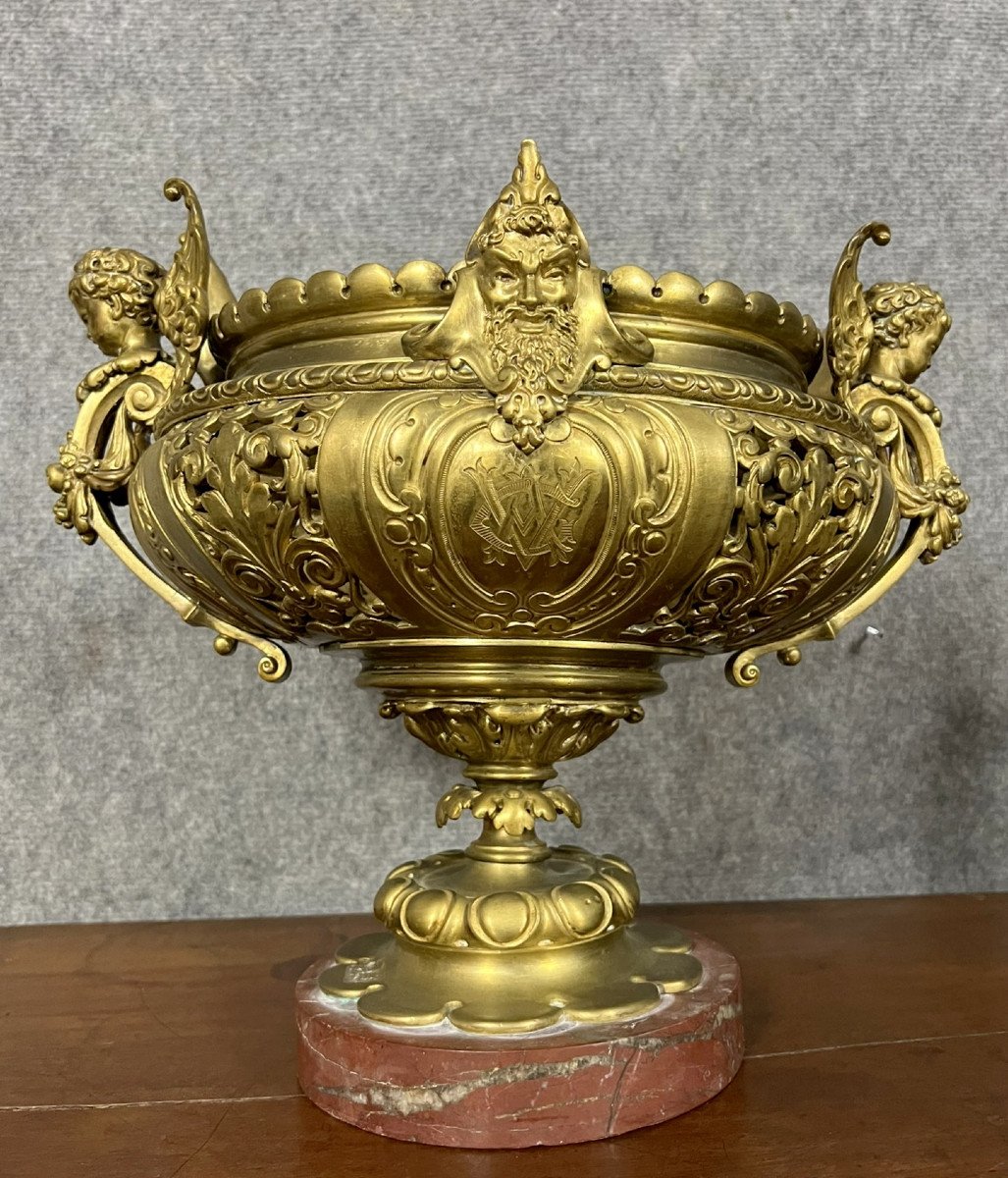 Important Rocaille Centerpiece Cup In Gilded Bronze -photo-1