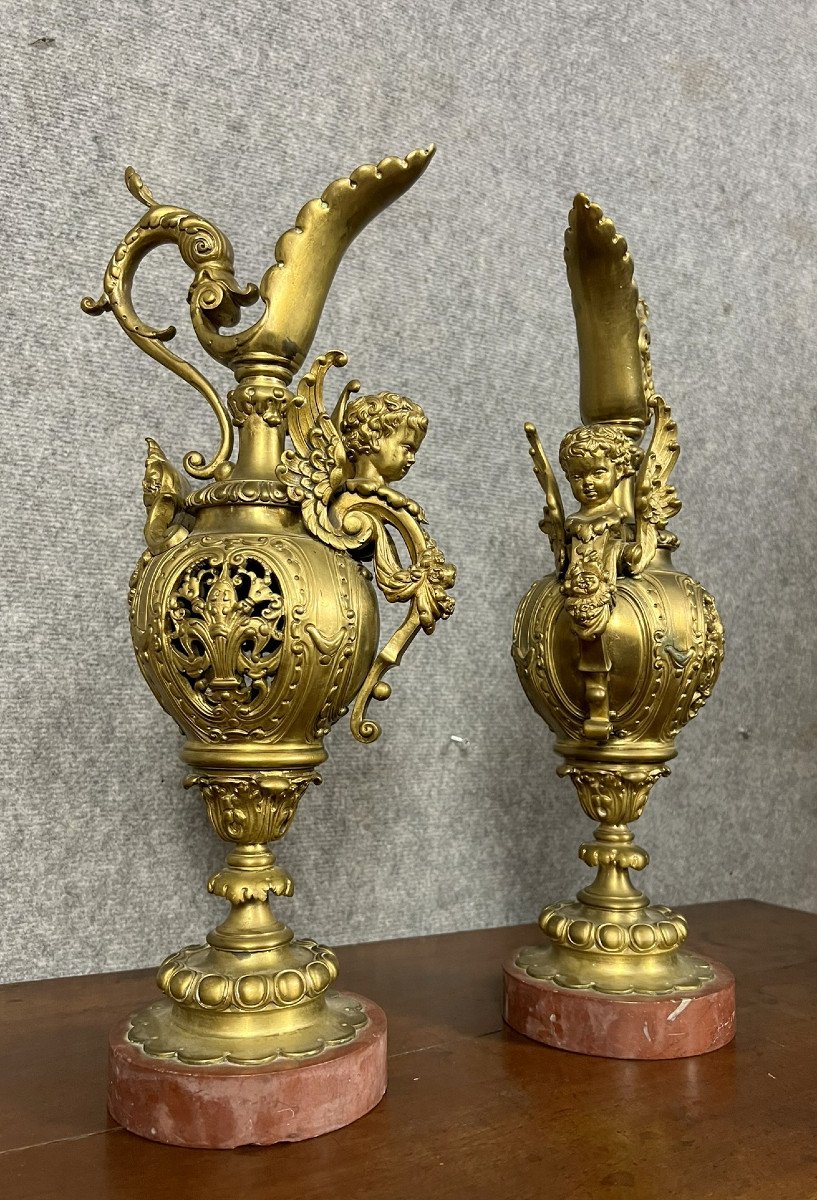 Important Pair Of Rocaille Ewers In Gilt Bronze-photo-1