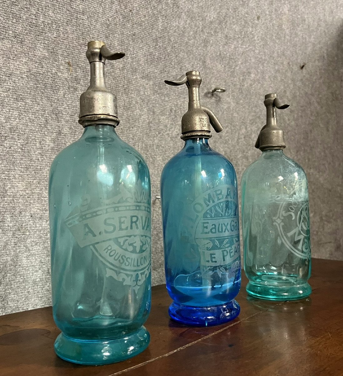 3 Bouteilles Siphons De Bistrot Eau De Seltz Publicitaires-photo-1