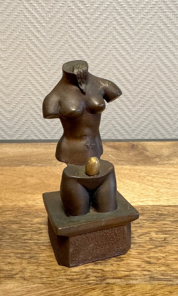 Salvador Dali: Bronze Statue "space Venus" Limited Edition Numbered Marked On The Back -photo-6