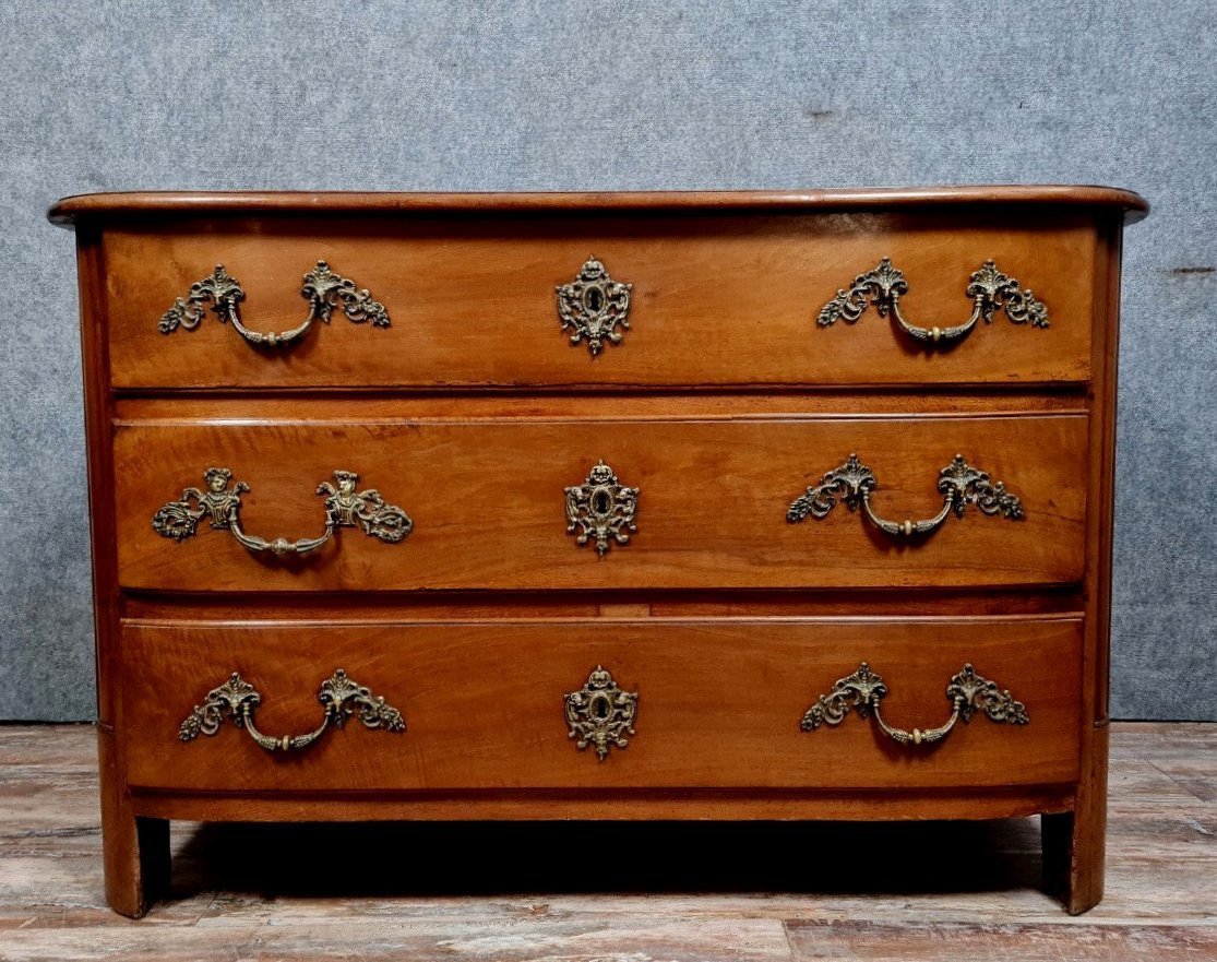 Commode Galbée époque Louis XIV En Noyer 