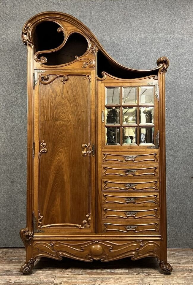 After Louis Majorelle: Nancy School Wardrobe In Walnut And Ash, Art Nouveau Period, Circa 1900