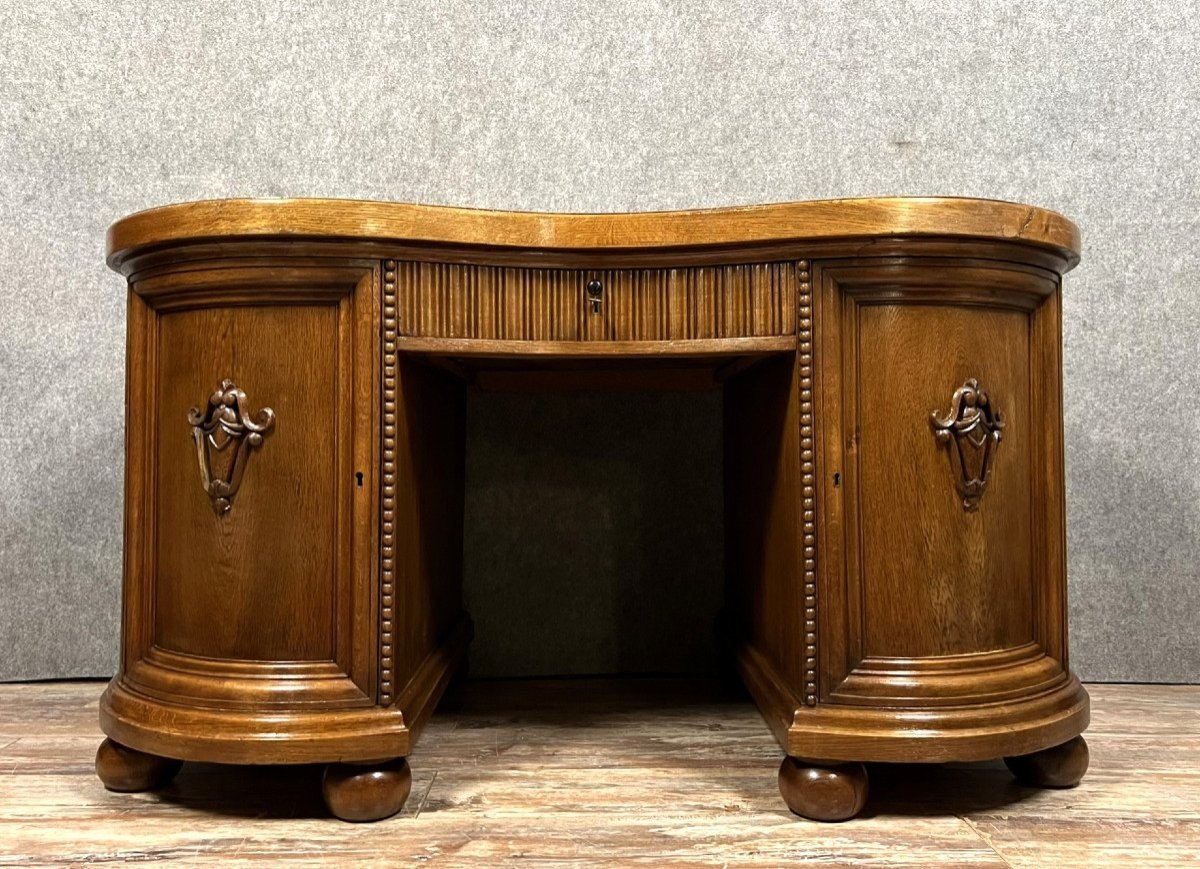 Large Art Nouveau Oak And Walnut Bean Shaped Center Desk  