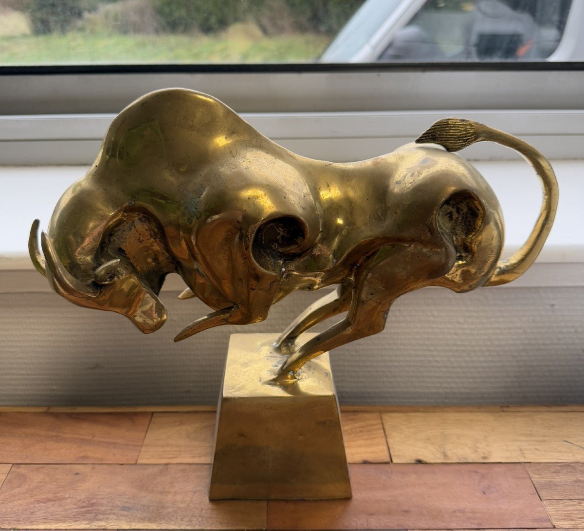 After Dali: Gilt Bronze Sculpture Depicting An Abstract Bull-photo-3