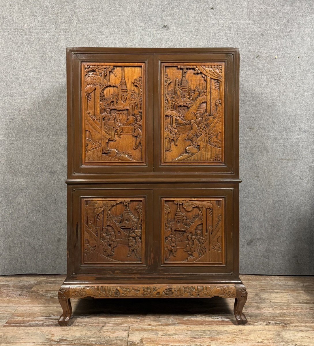 Asie XXème: Cabinet En Bois De Camphre Vers 1950