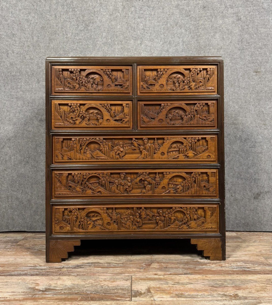 Asie XXème: Commode En Bois De Camphre Vers 1950