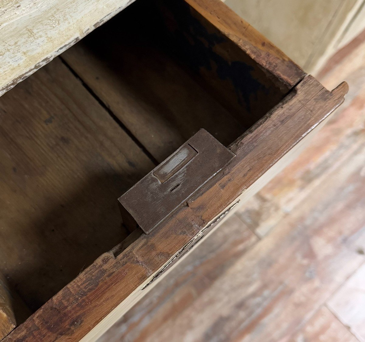 Bureau époque Louis XV A Cache Secrète En Bois Laqué Vers 1740-photo-4