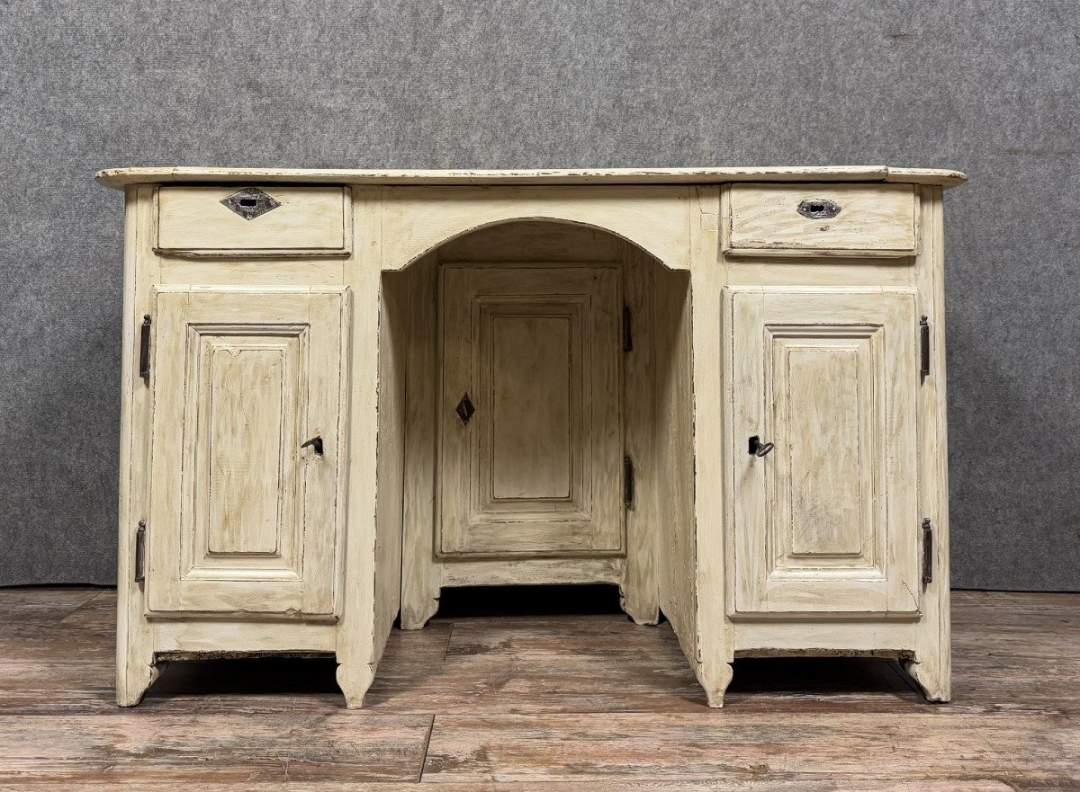 Bureau époque Louis XV A Cache Secrète En Bois Laqué Vers 1740