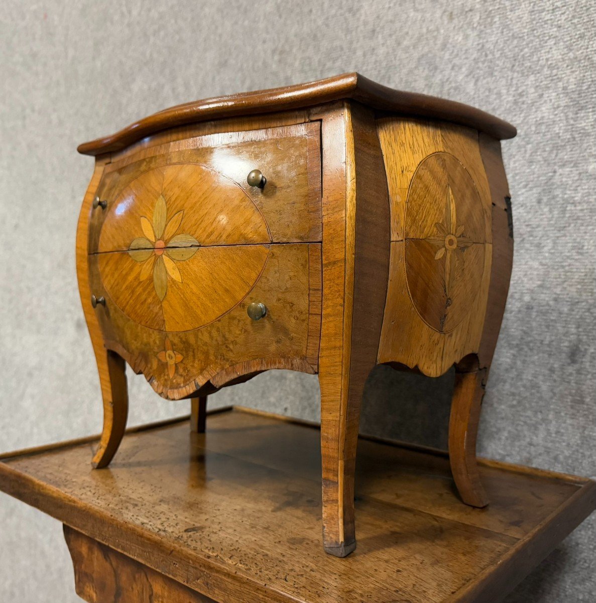 Louis XV Style Curved Master's Chest Of Drawers In Marquetry Circa 1880-photo-3