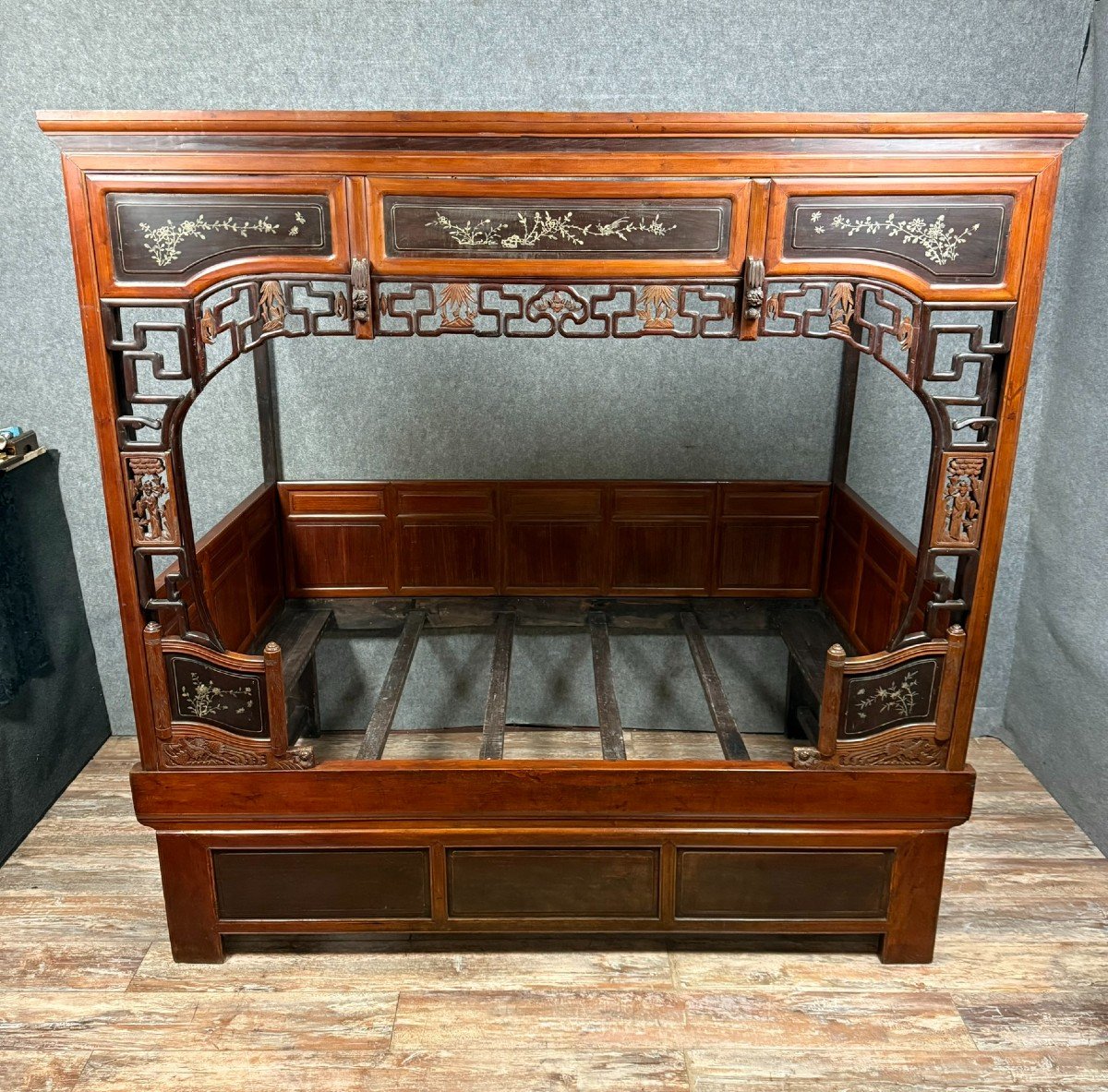 Asia 19th Century: Chinese Canopy Wedding Bed With Black Lacquer Panels-photo-1