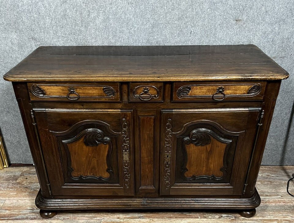 Louis XIII Period Burgundy Buffet In Solid Oak And Walnut Circa 1700-photo-1