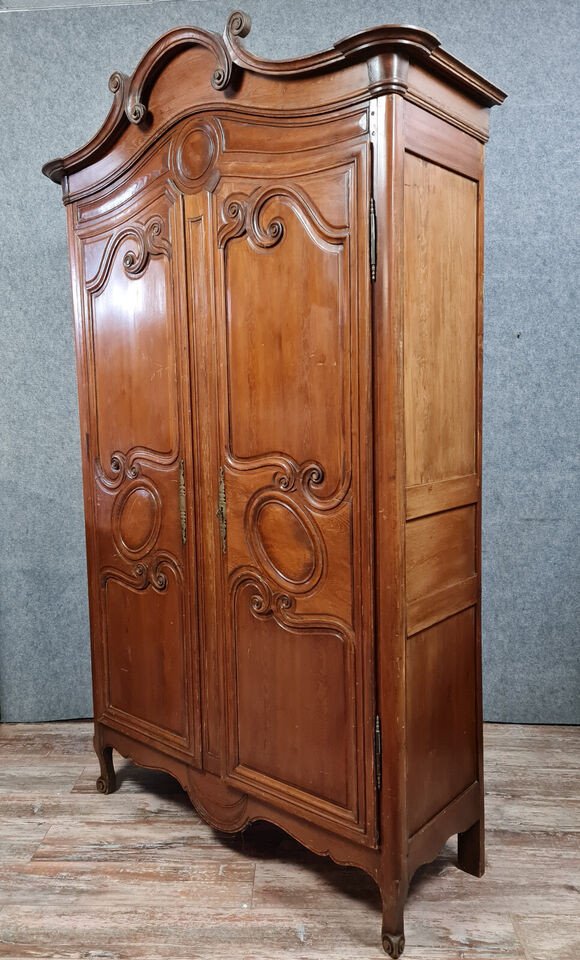 Louis XV Period Cauchoise Cabinet With Gendarme Hat In Solid Pine Circa 1750-photo-3