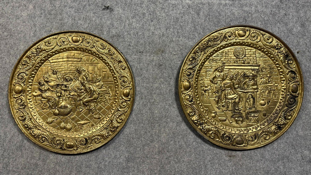 2 Tondos époque Napoléon III En Cuivre Repoussé Vers 1880