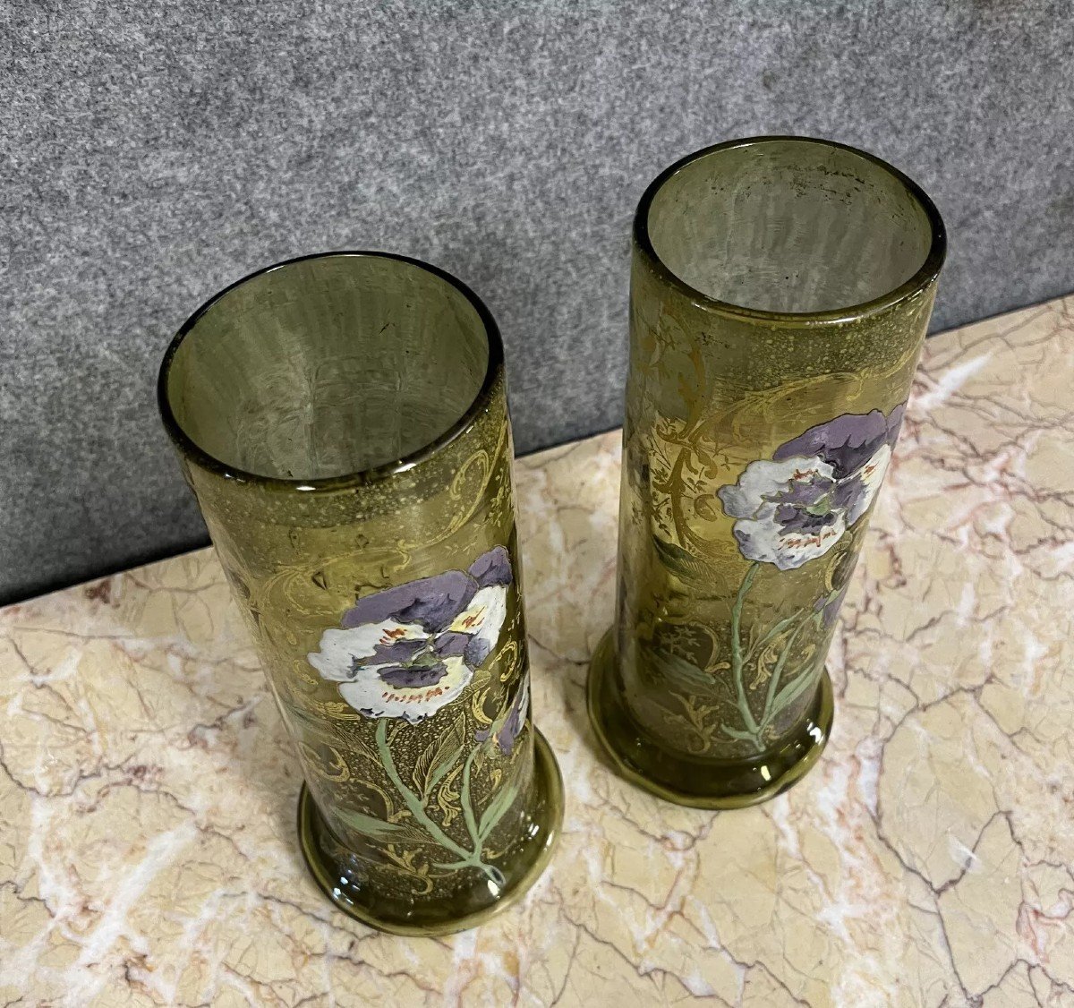 Paire De Vases Rouleau En Verre émaillé à Décor De Fleurs (pensées)-photo-3