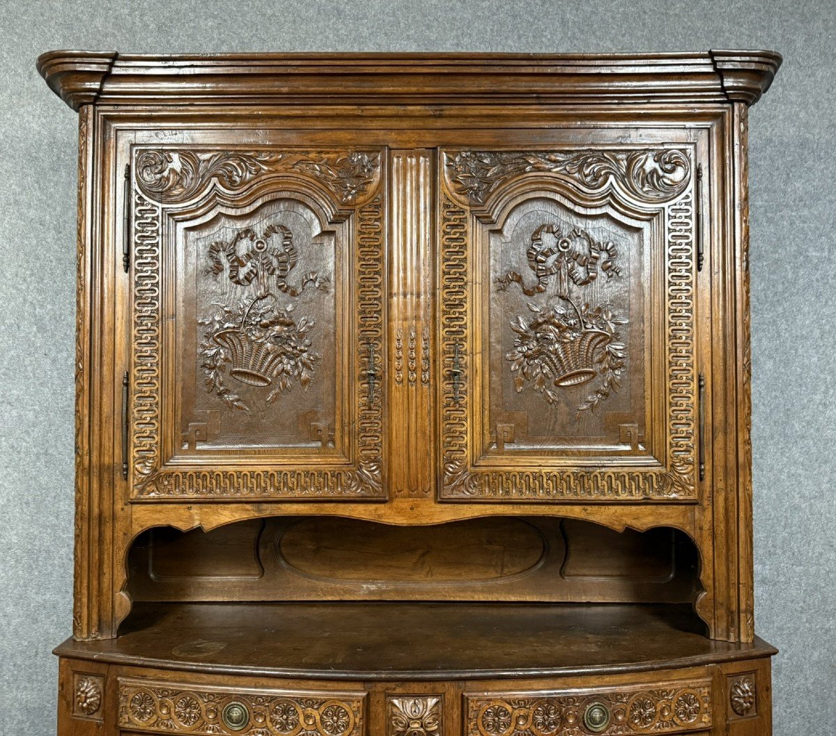 17th Century Alsatian Buffet In Walnut -photo-3