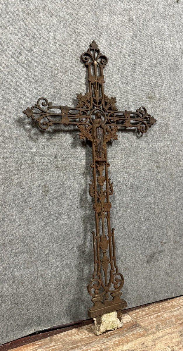 Important Calvary Cross From The Napoleon III Period In Cast Iron Topped With The Virgin In Prayer-photo-1