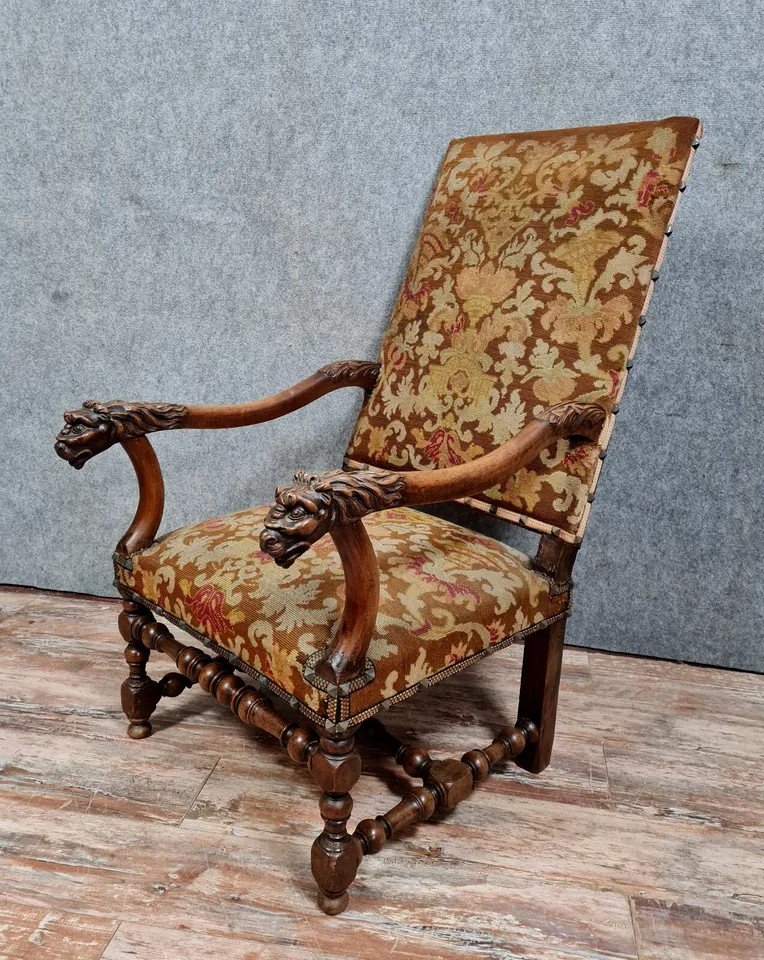 Fauteuil Renaissance En Noyer Sculpté A Décor De Têtes De Lion Sur Les Accotoirs époque XIXème-photo-7