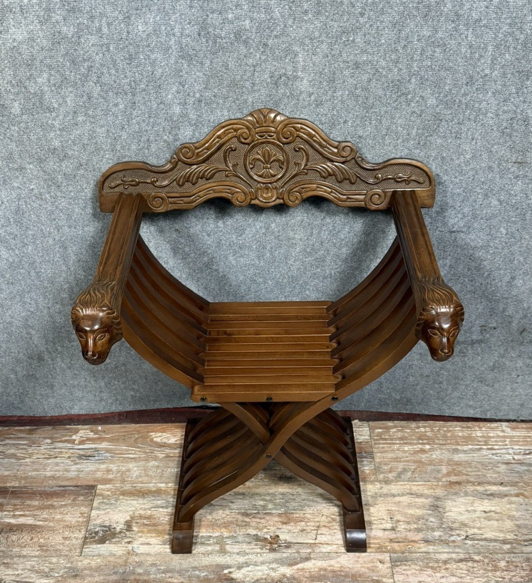 Fauteuil Dagobert Style Renaissance En Bois Sculpté époque XIXème 