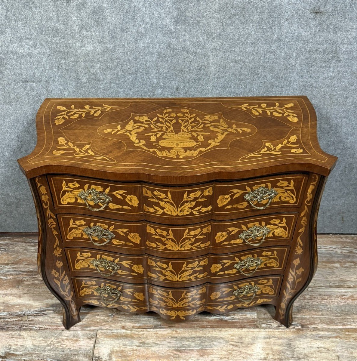 Commode Galbée Style Louis XV d'Origine Hollandaise En Marquéterie -photo-4