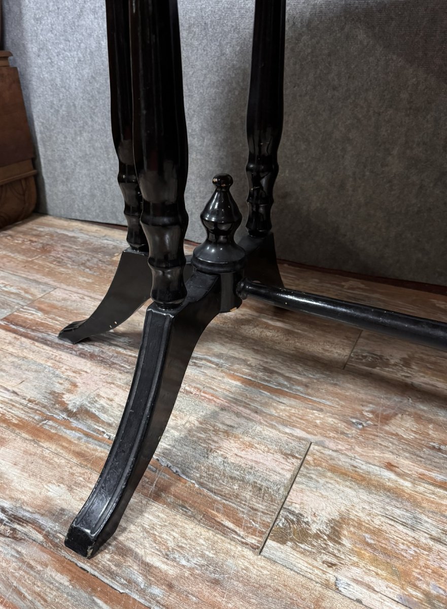 Angleterre XXeme : Grande Table En Marbre Avec Pietement Laqué Noir  -photo-6