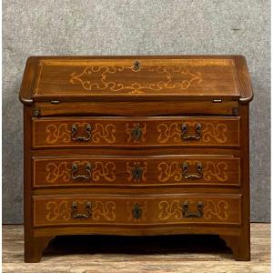 Commode Scriban Louis XV Galbée En Marqueterie De Bois Précieux 