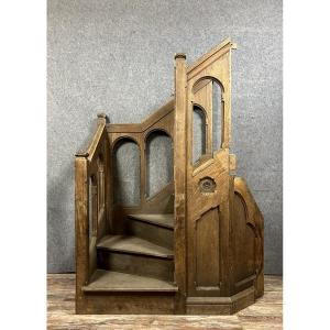 Grand Escalier De Chaire D’église Style Gotique En Chêne Massif