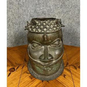 Oba Commemorative Head: Superb Ancient Bronze Statue 