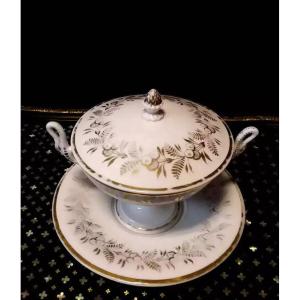 Soupière Dit "bouillon" Et Sa Soucoupe époque Empire En Porcelaine De Paris