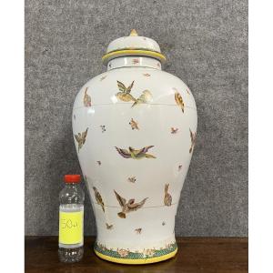 China Circa 1900: Large Porcelain Covered Pot With Birds In Flight Decor