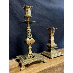 Deux Anciens Bougeoirs Style Orientaliste En Bronze Doré 