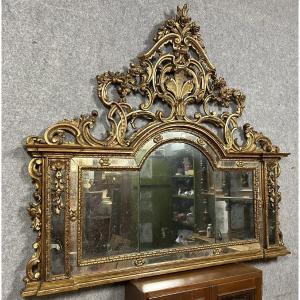 Lombardy 19th Century: Very Important Louis XV Style Mirror With Glazing Beads In Gilded Wood 