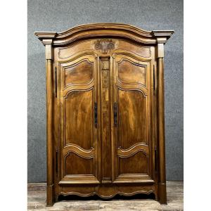 Pièce Unique Pour Ce Meuble A Cachètes Secrètes / Armoire A Fusils A Portes Dissimulées