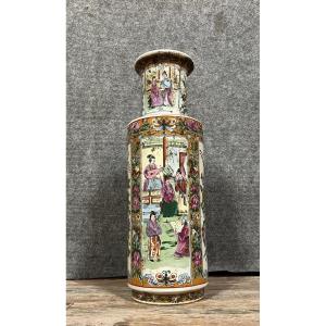 Grand Vase Chinois Forme Rouleau, Style Famille Rose, En Porcelaine 