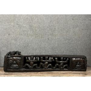 Rare Bamileke Bed From Cameroon, Hand Carved From 1 Single Piece Of Wood